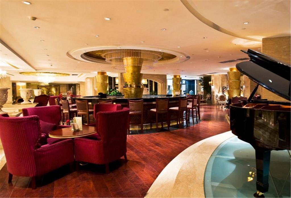 New Paris Hotel Harbin Exterior photo