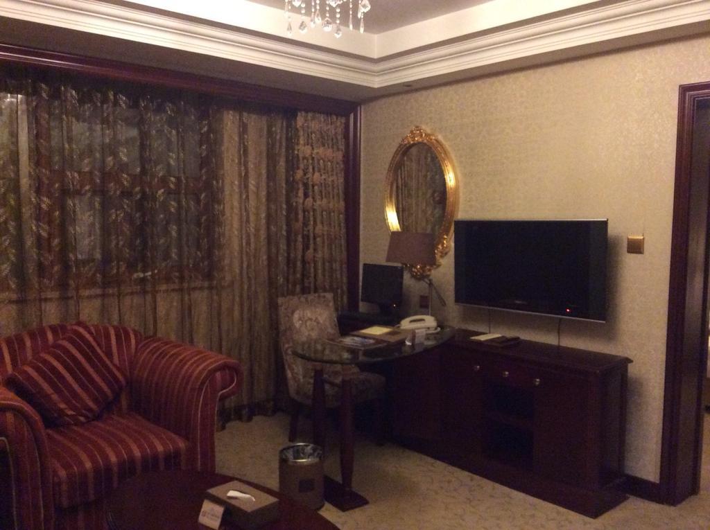New Paris Hotel Harbin Exterior photo