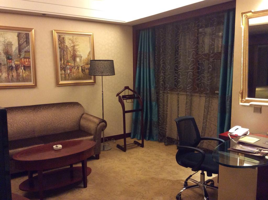 New Paris Hotel Harbin Exterior photo