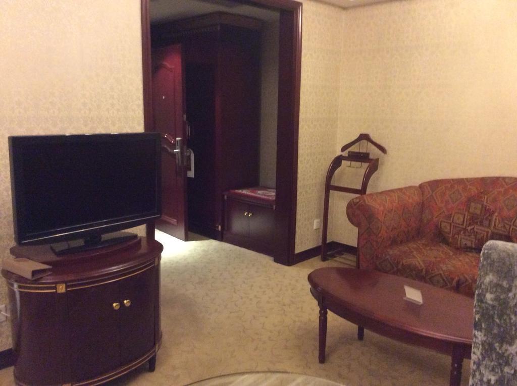 New Paris Hotel Harbin Exterior photo